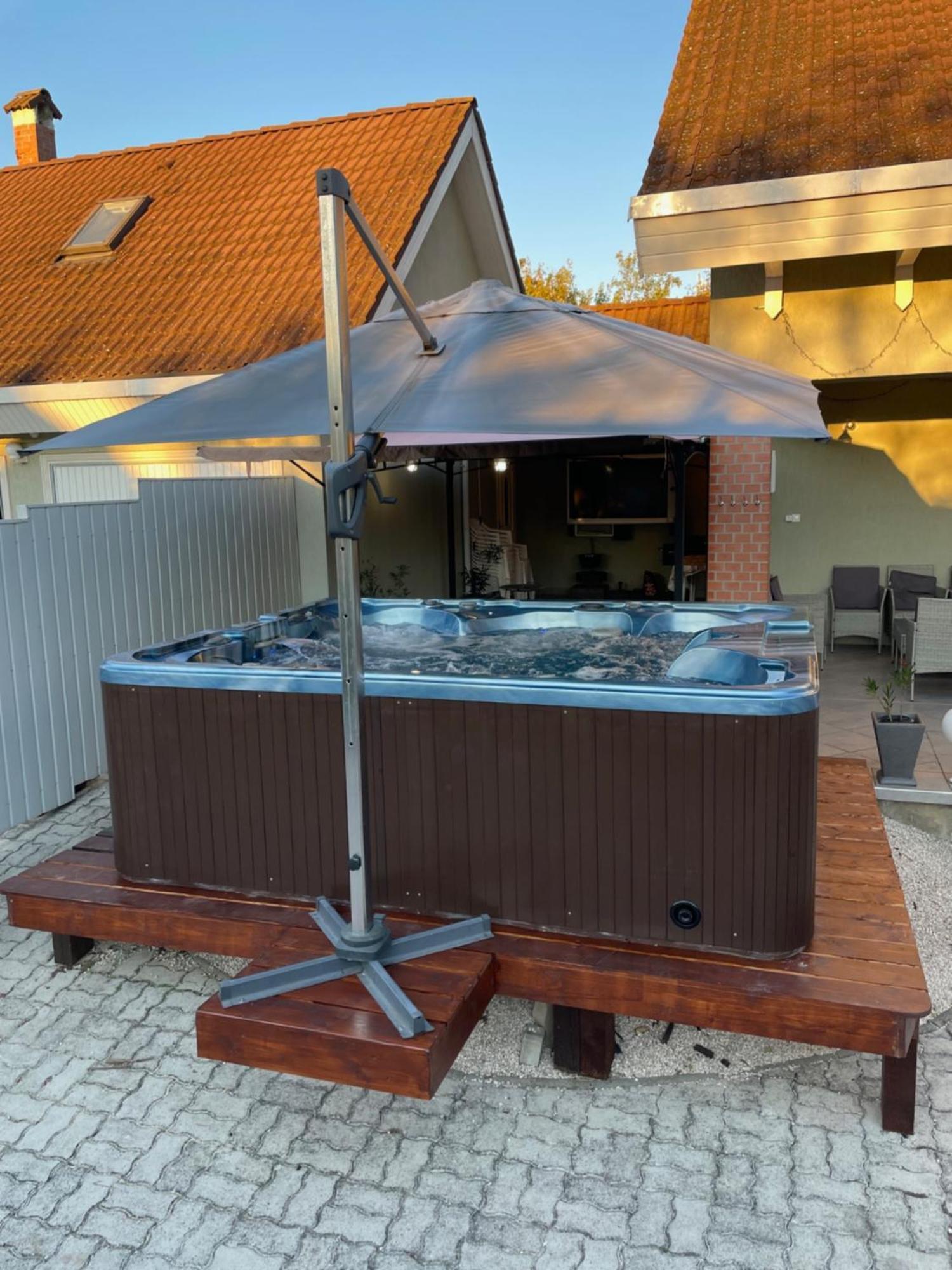 Nikolux Apartman Hajdúszoboszló Екстериор снимка