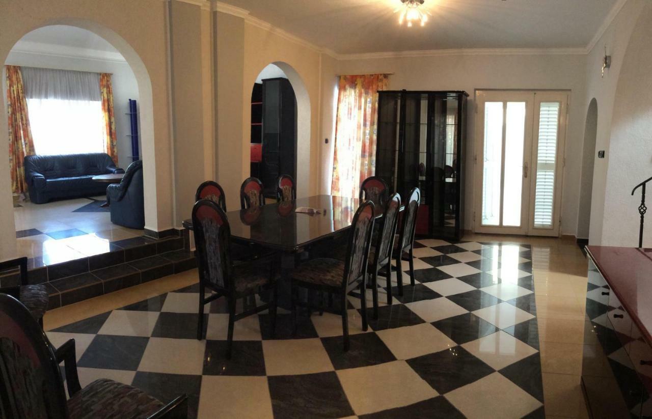 Nikolux Apartman Hajdúszoboszló Екстериор снимка