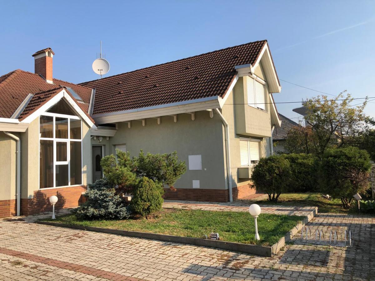 Nikolux Apartman Hajdúszoboszló Екстериор снимка